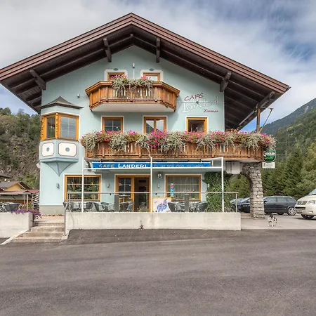 بيت ضيافة Cafe Landerl *